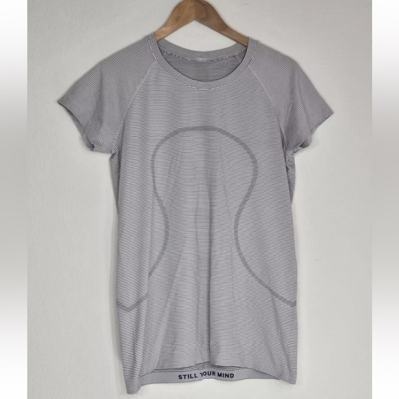Lululemon Swiftly Tech Short Sleeve 2.0 Crew Tempo Stripe White Black Size 12 - Picture 1 of 6